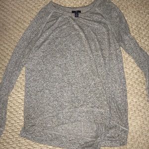 Gray Gap long sleeve t-shirt